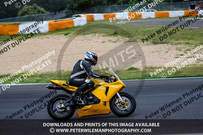 estoril;event digital images;motorbikes;no limits;peter wileman photography;portugal;trackday;trackday digital images